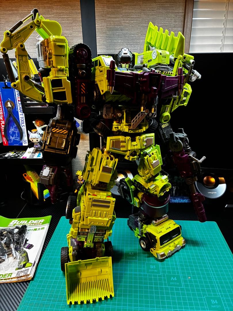 トランスフォーマー 非正規 JINBAO BUILDER デバスターっぽい人