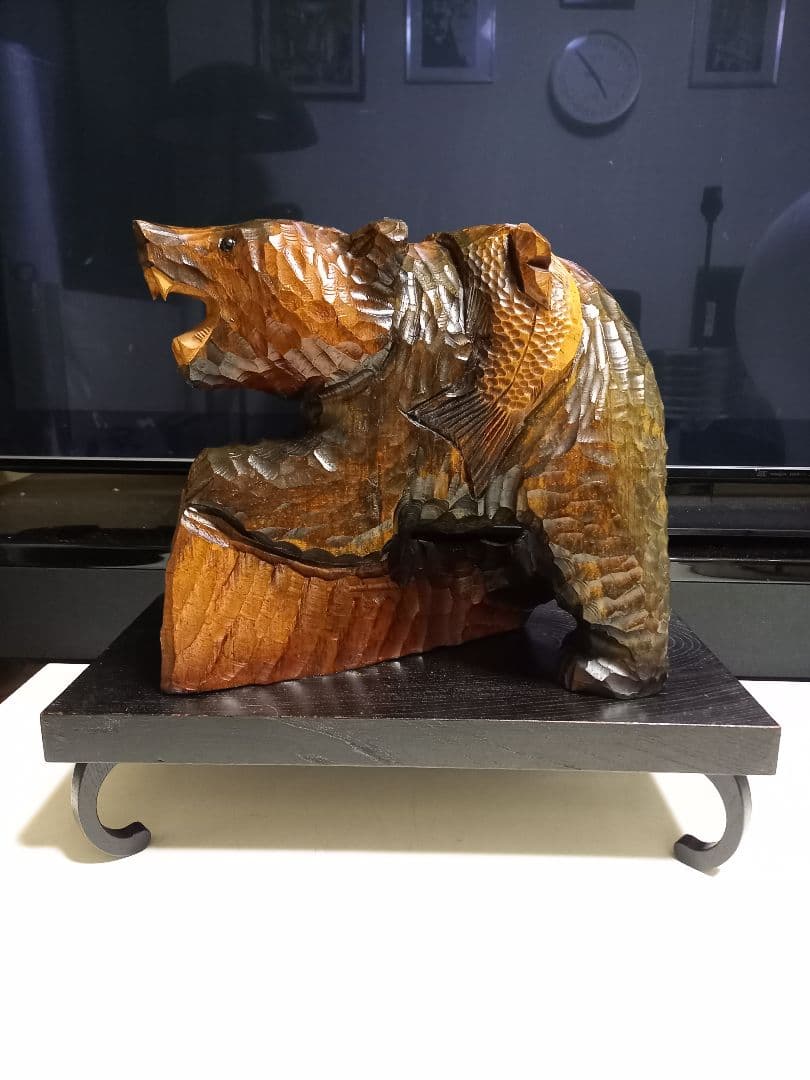 北海道　農民　民芸　大型　木彫り　硝子目　鮭背負い熊　台座　付属
