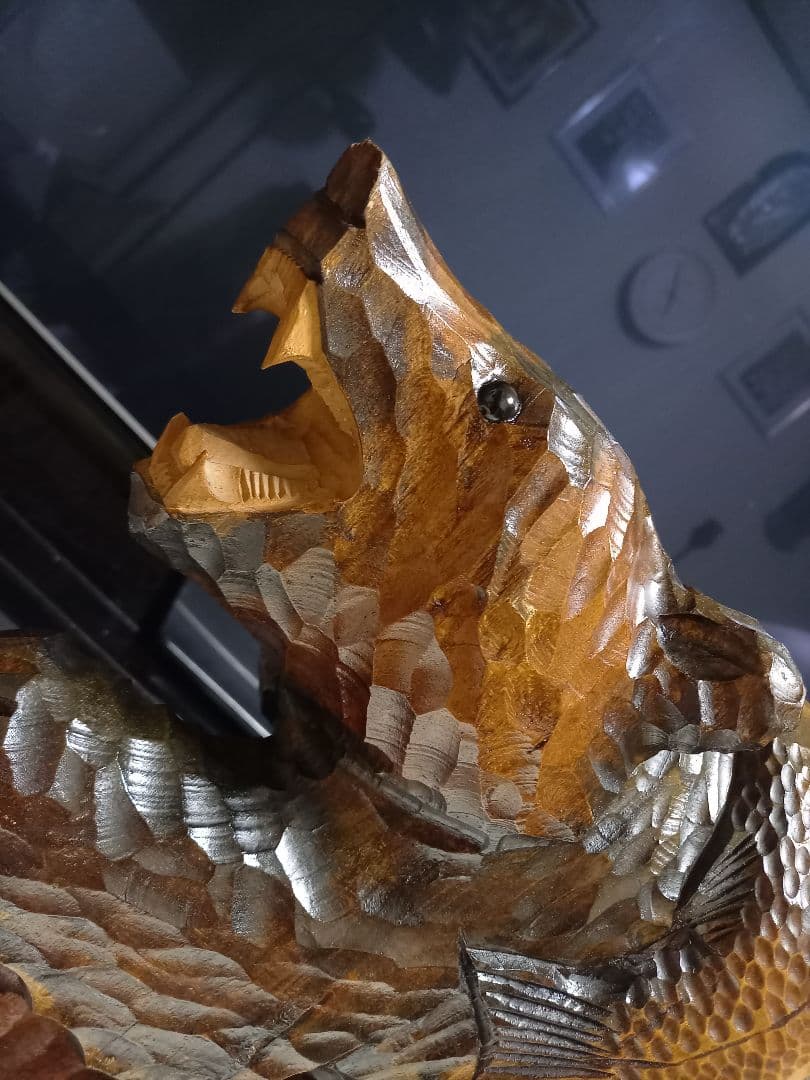 北海道　農民　民芸　大型　木彫り　硝子目　鮭背負い熊　台座　付属