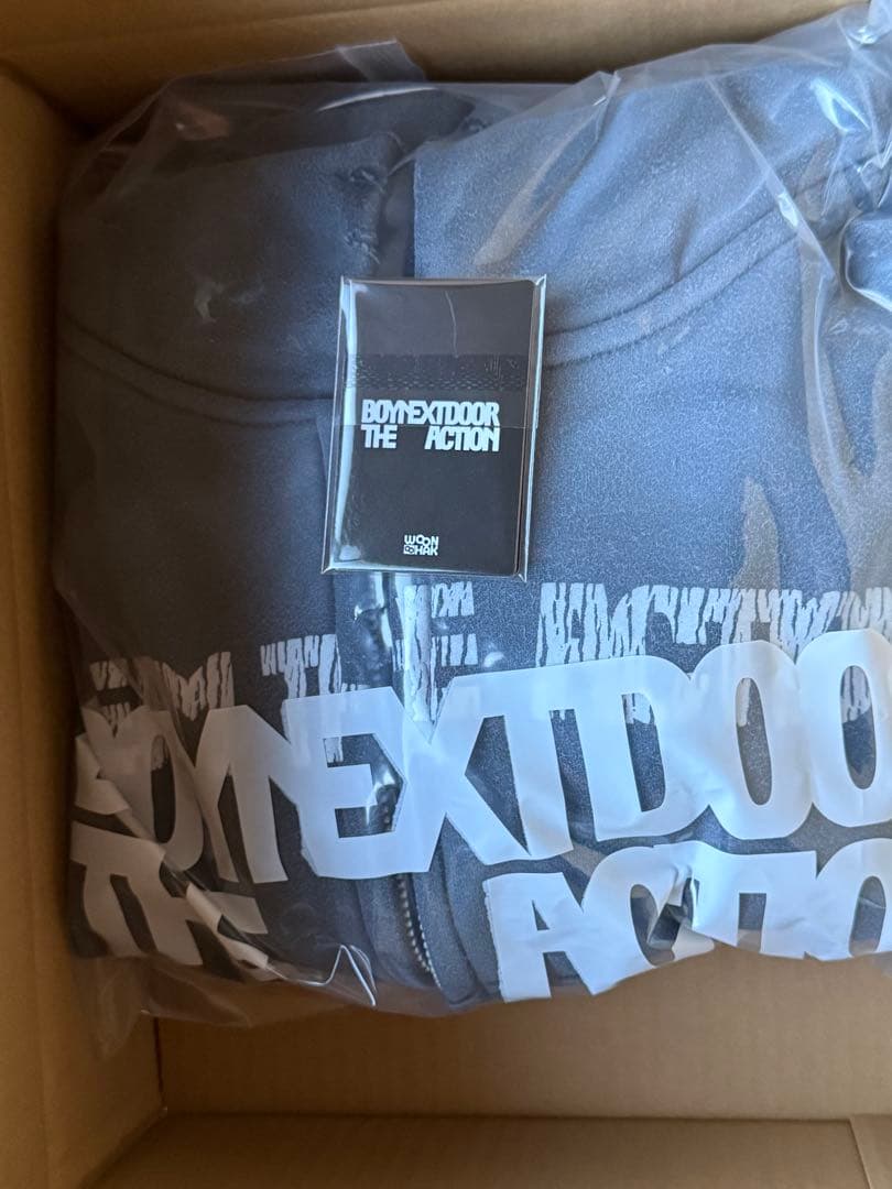 BOYNEXTDOOR ジップアップフーディ トレカ付き