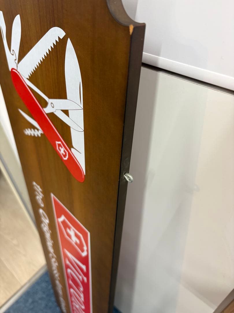看板 木製Victorinox スイスアーミーナイフ 木製サイン 吊り下げ