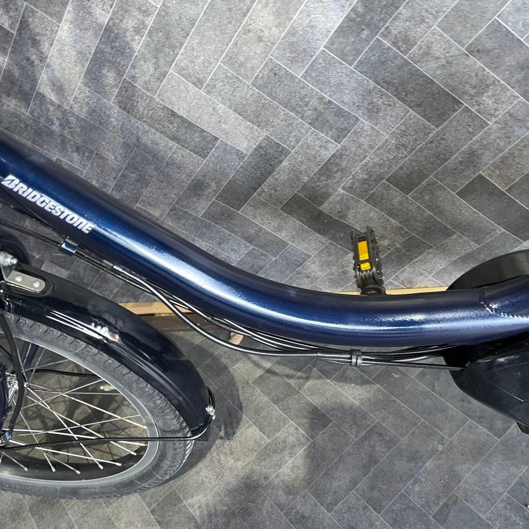 Bridgestone 電動アシスト自転車 ネイビー 前面バスケット付き