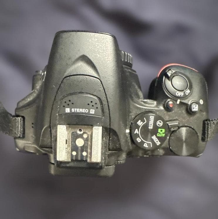 Nikon D5600 ダブルズームキット 動作品 箱付き