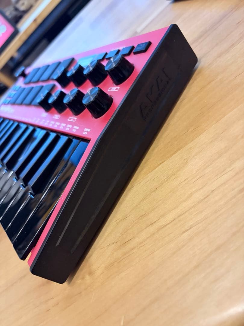 AKAI MPK mini レッド 25鍵 MIDIキーボード