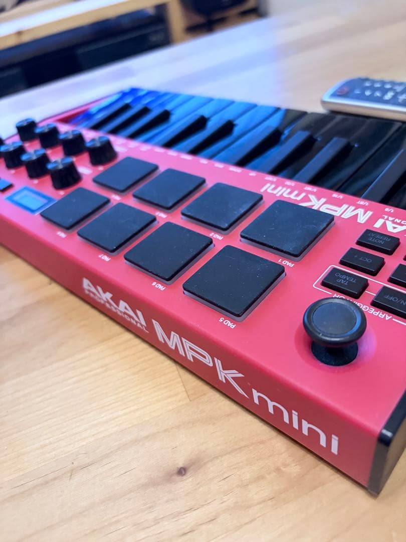 AKAI MPK mini レッド 25鍵 MIDIキーボード