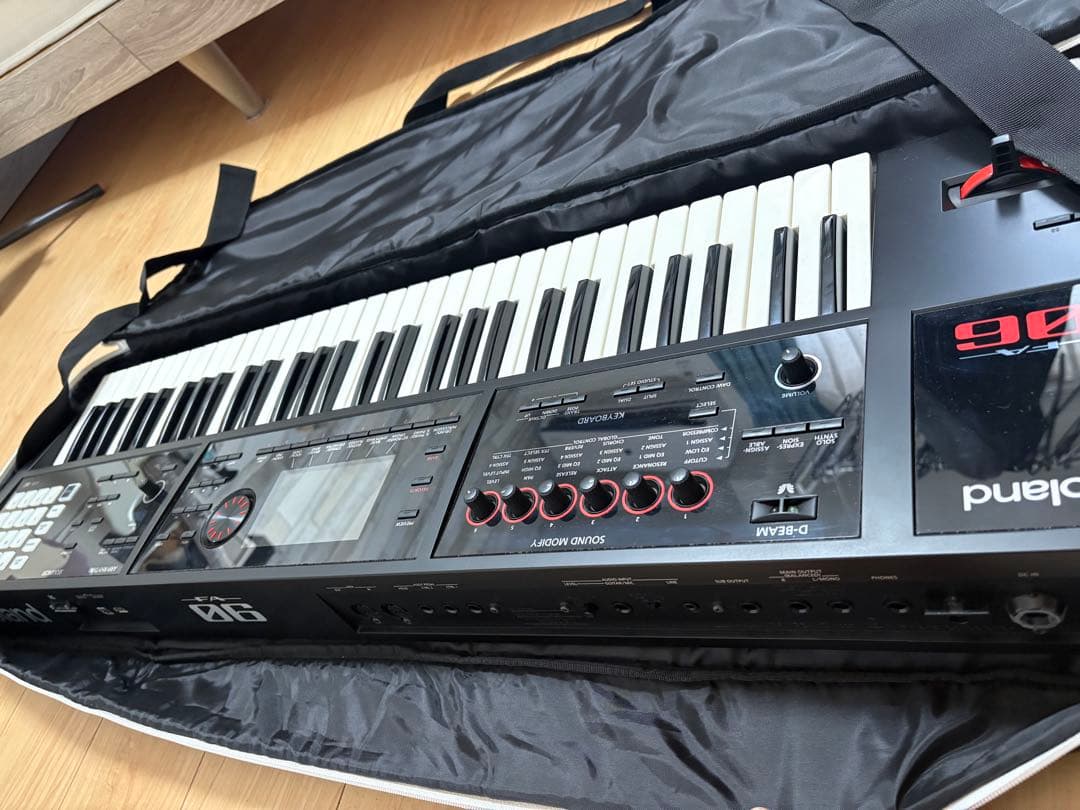 Roland FA-06 ローランド　シンセサイザー　キーボード　ケース付き
