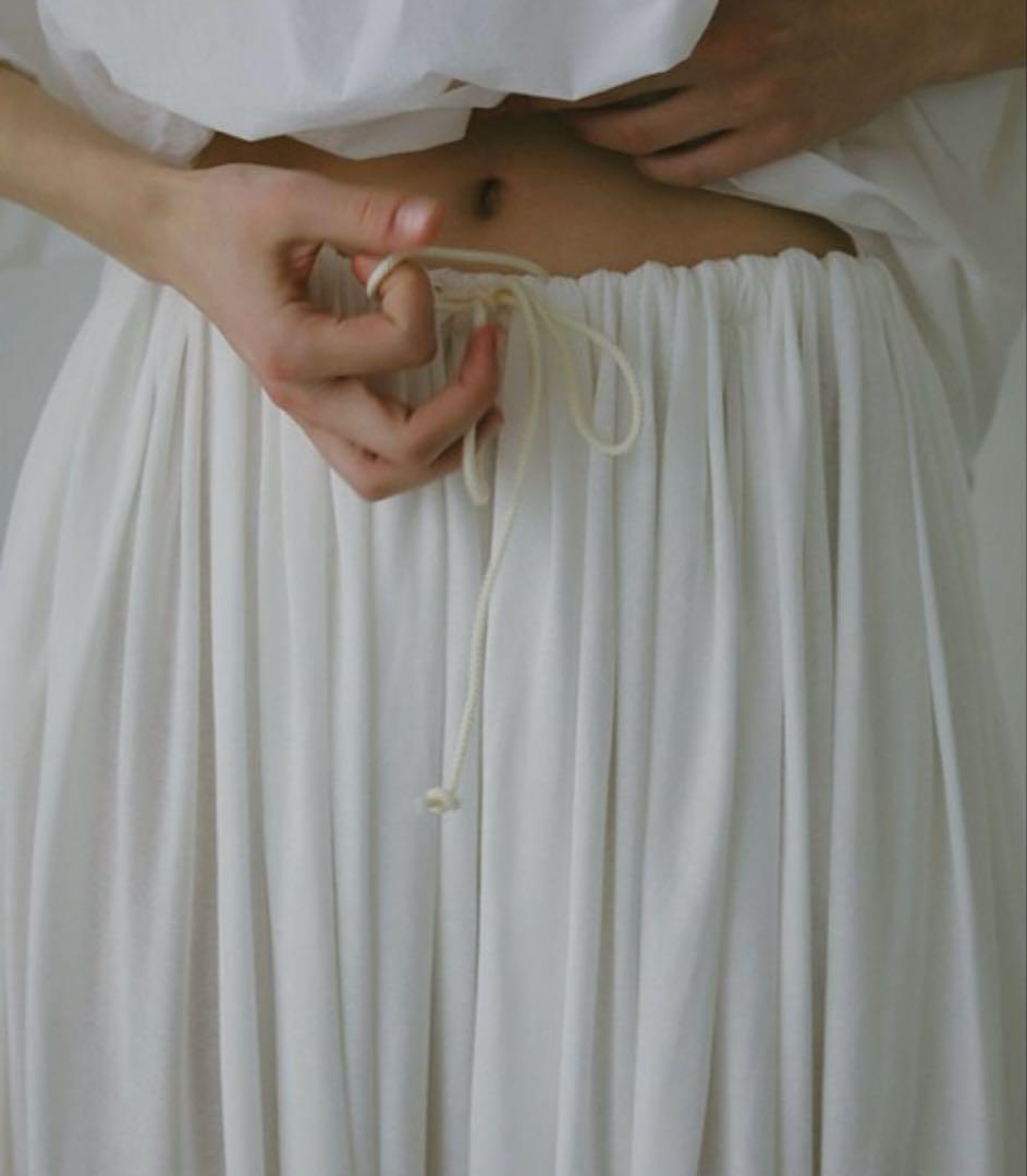 新品！ETRETOKYO ウエストギャザーバルーンカットパンツ　ホワイトMサイズ