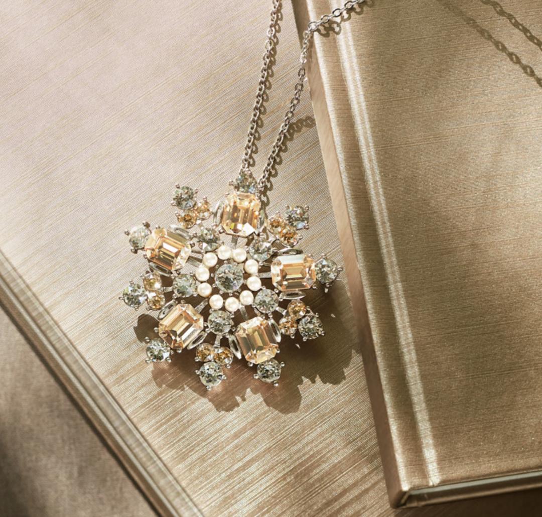 未使用★FOXEYフォクシーDAISY LINパワーストーンブローチ＆ネックレス