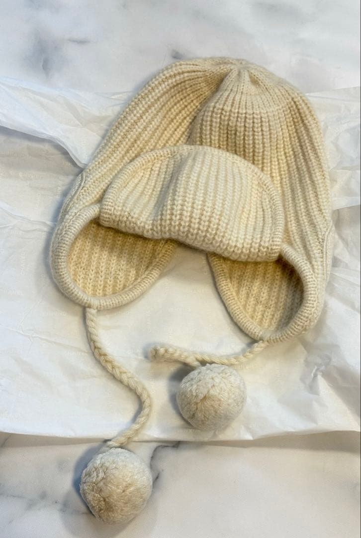 CHANEL ニット帽　ビーニー　ポンポン