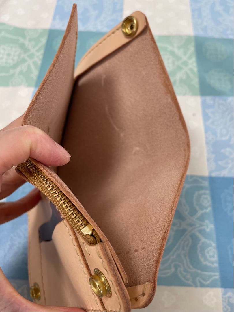 トラッカーウォレット　ミドルサイズ　お札を楽に収納　赤＋茶＋ナチュラル