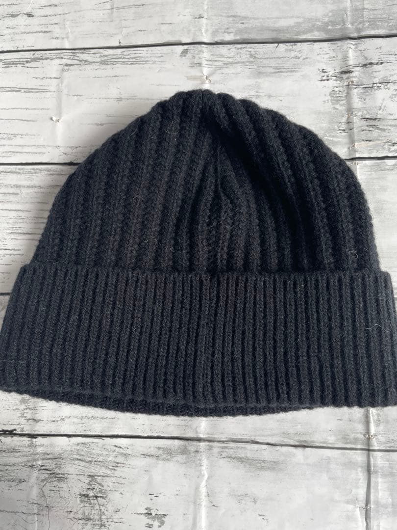 新品LOEWE ロゴステッチ ブラック ニット帽 ショッパー付き プレゼントに