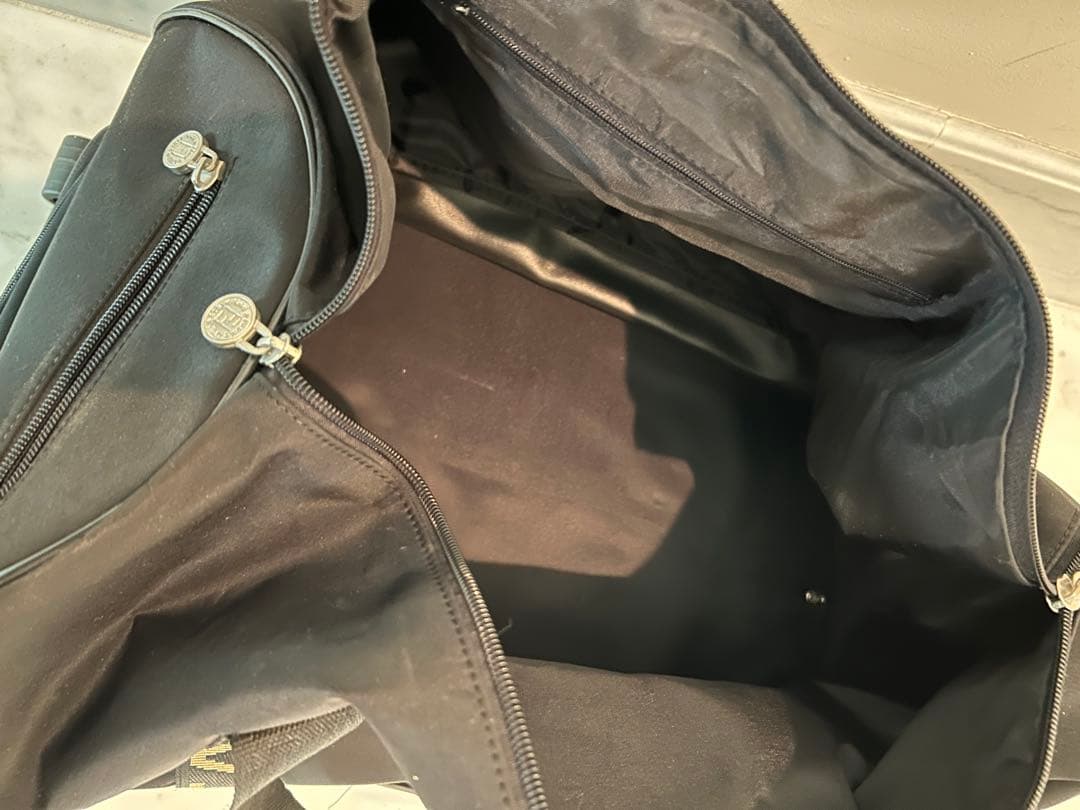 FENDI ￼キャリーケース黒ボストンバッグツーウェイ