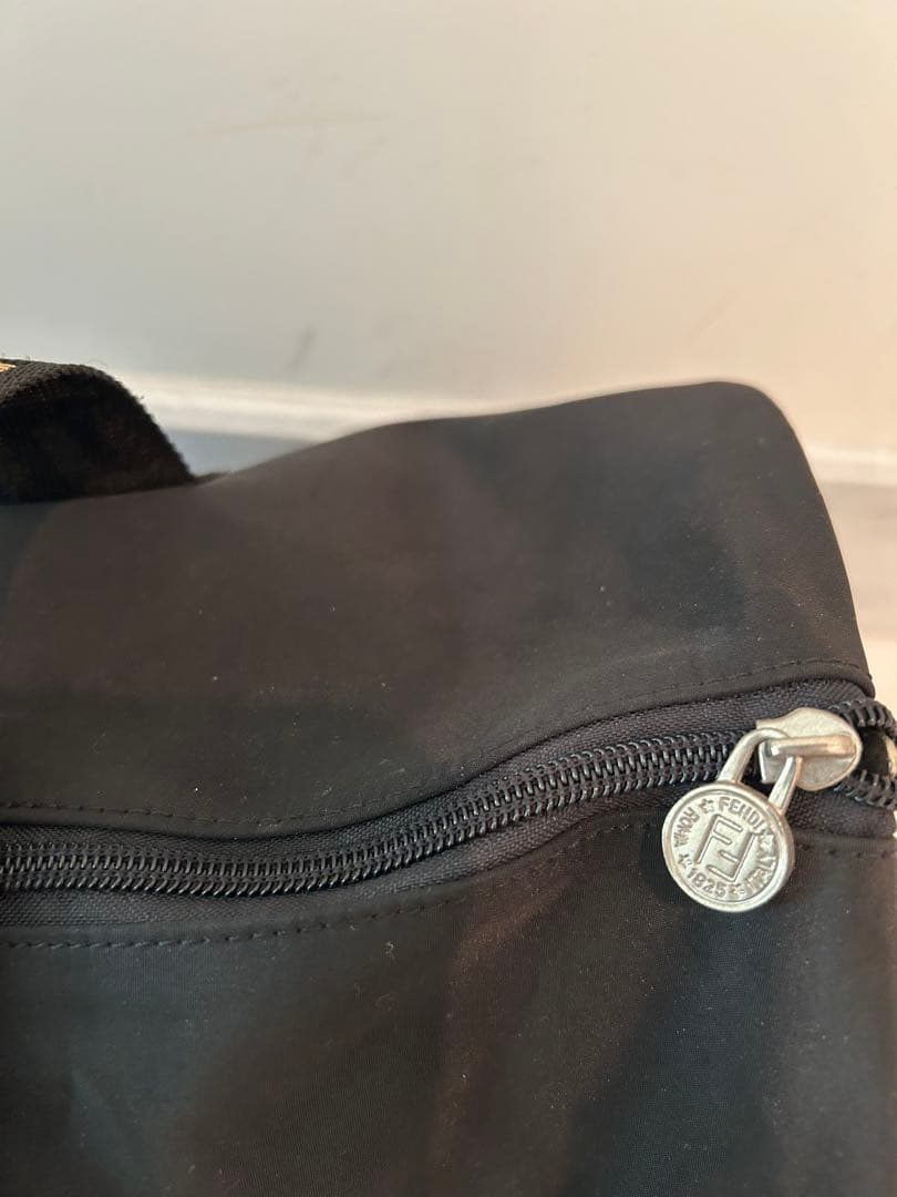 FENDI ￼キャリーケース黒ボストンバッグツーウェイ