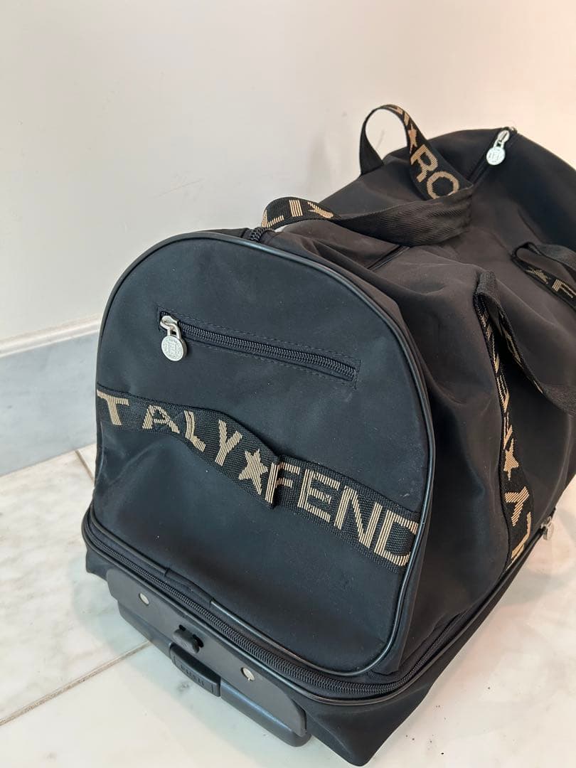 FENDI ￼キャリーケース黒ボストンバッグツーウェイ