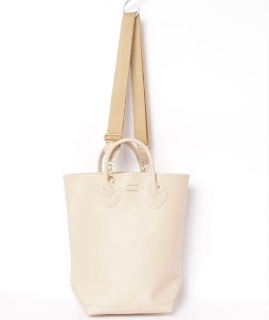 YOUNG & OLSEN エンボスレザーショルダーバッグ　ホワイト