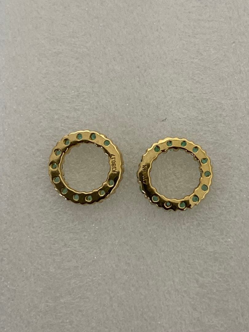 3-2523 K18 グリーンストーン（エメラルド？）　ペンダントトップ（2個）