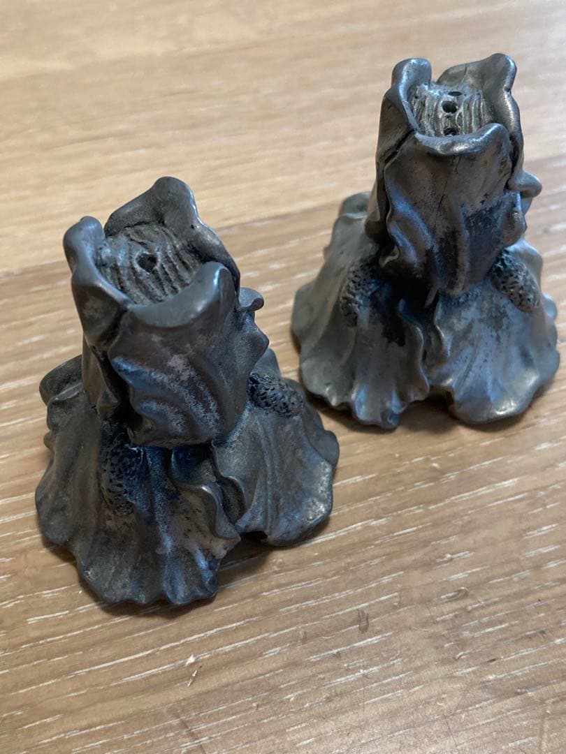 金属製 花形？　アンティーク雑貨 約185g