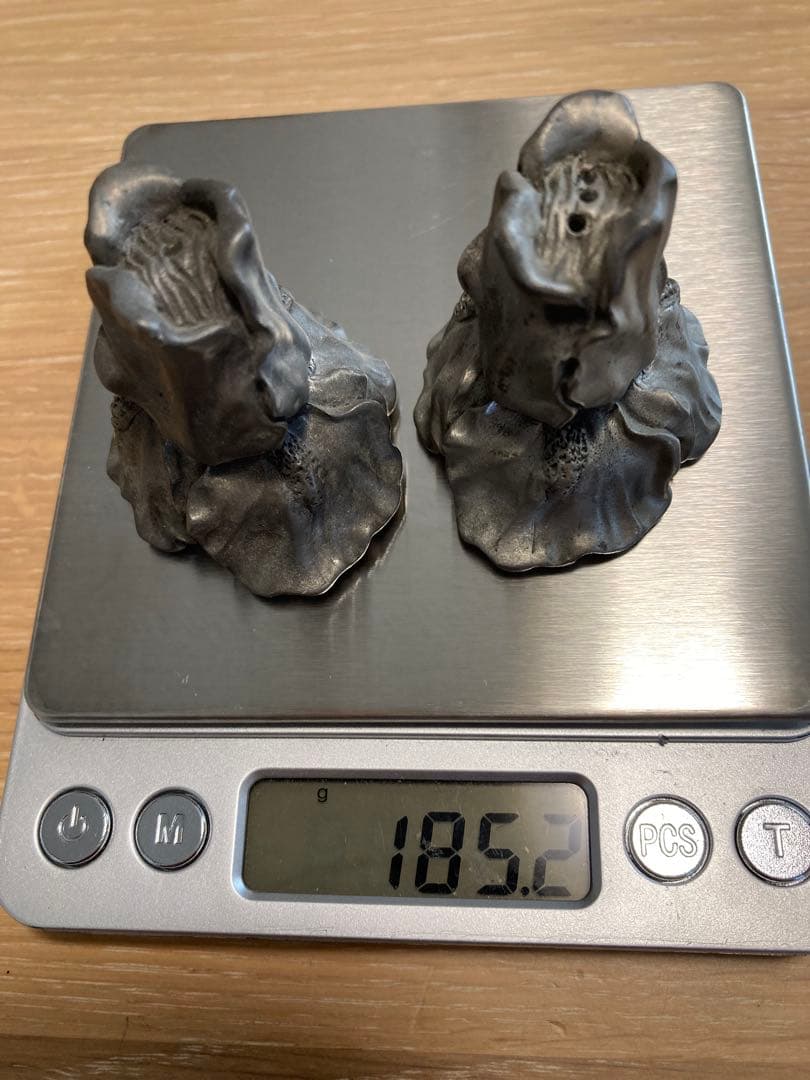 金属製 花形？　アンティーク雑貨 約185g