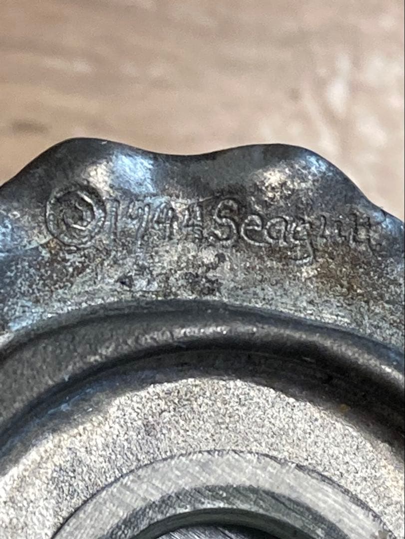 金属製 花形？　アンティーク雑貨 約185g