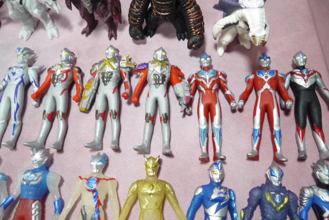 ウルトラヒーローシリーズ500　ウルトラ怪獣シリーズ500　ソフビ　77体