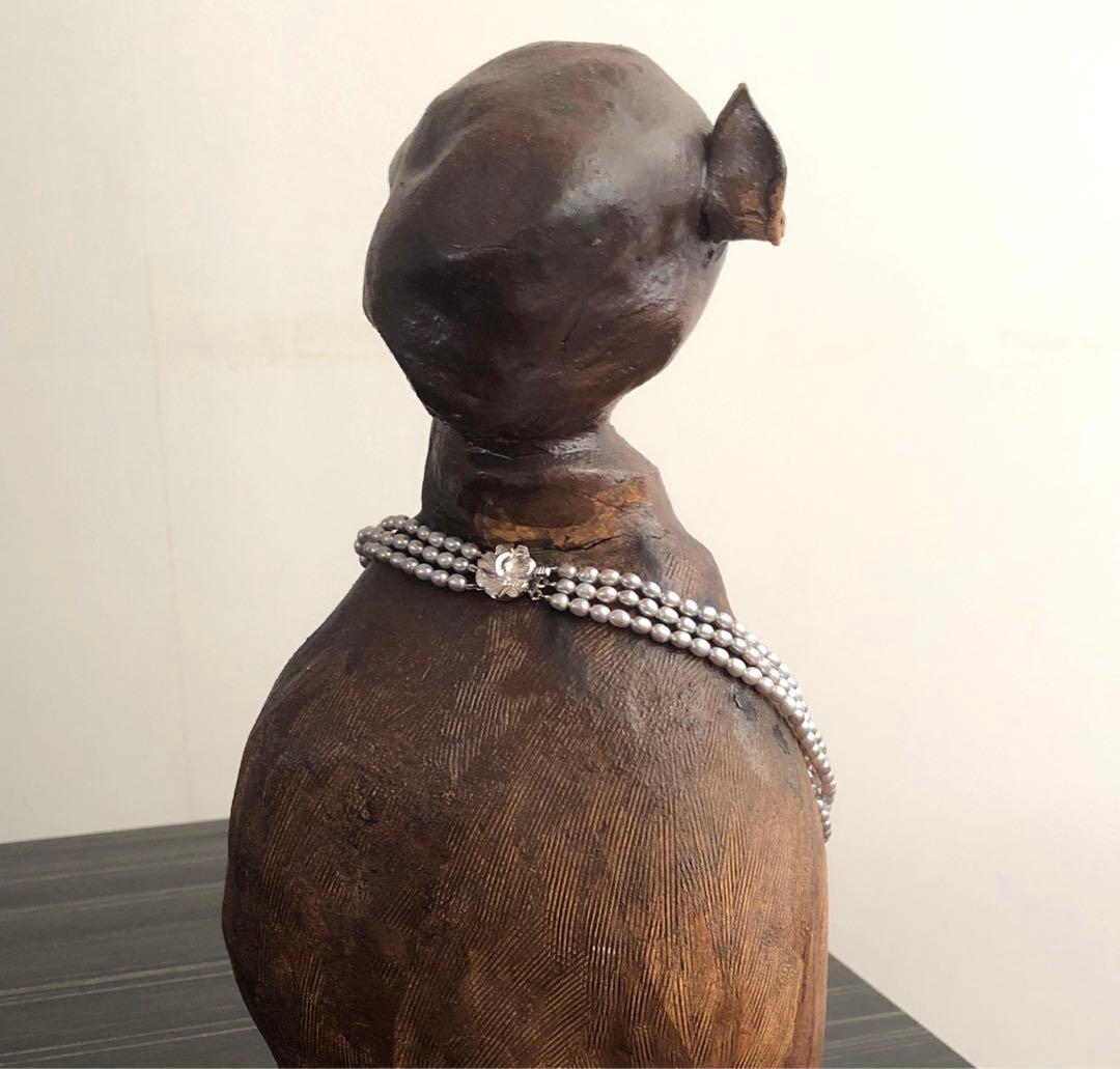 陶芸作品　陶人形シリーズ作品①   陶彫刻　淡水パールネックレスを装着