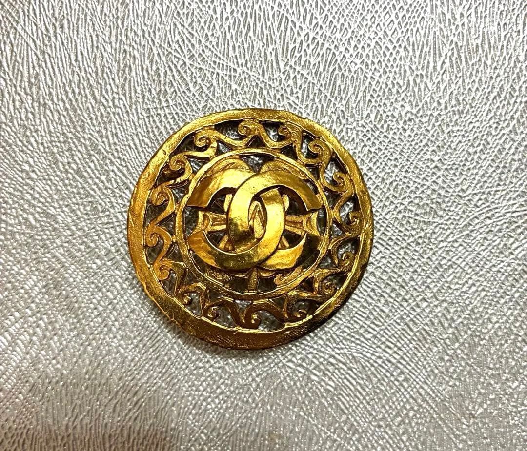 定価【￥129,800】シャネル ココマーク ラウンド ブローチ