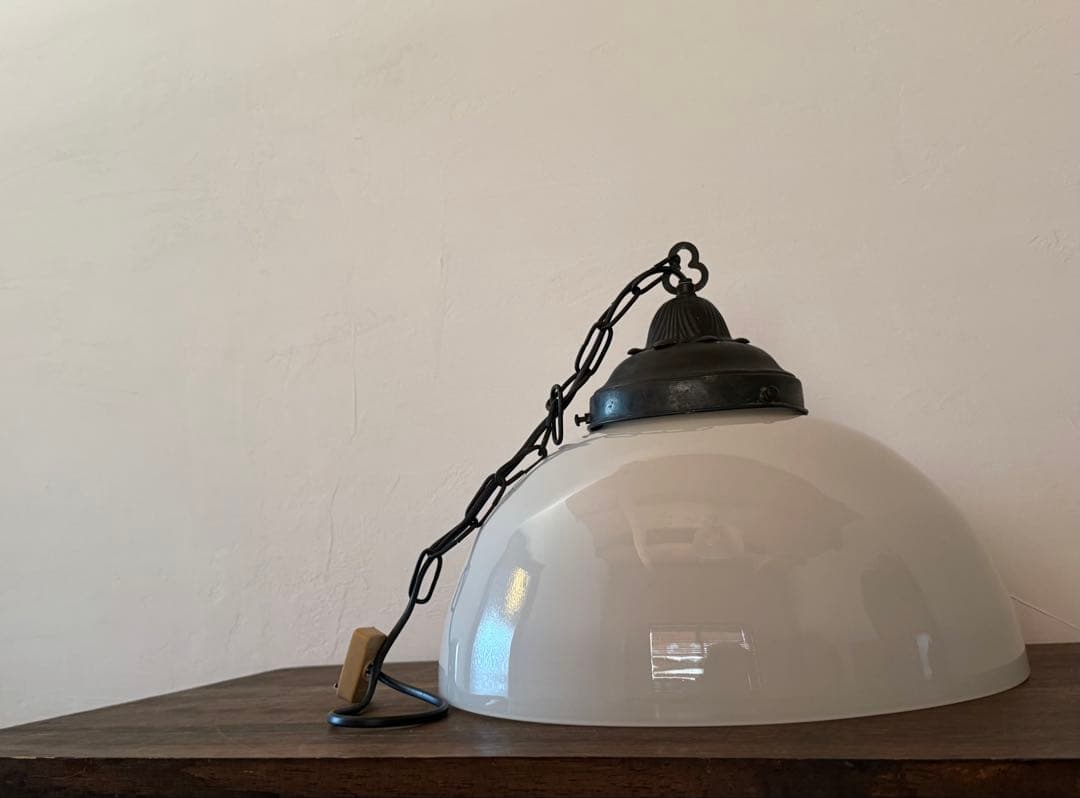 ミルクガラス ペンダントライト 時代物 乳白色 電笠 電傘 レトロ ヴィンテージ