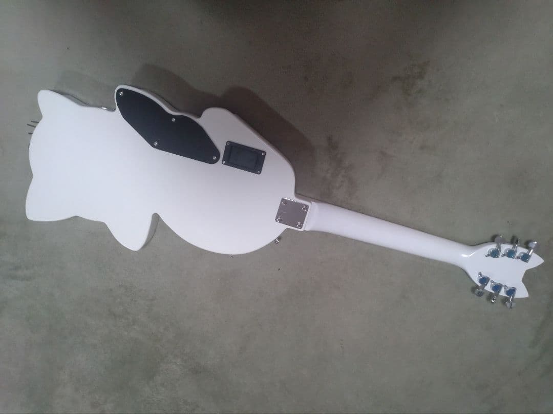 猫　エレキギター LED付き