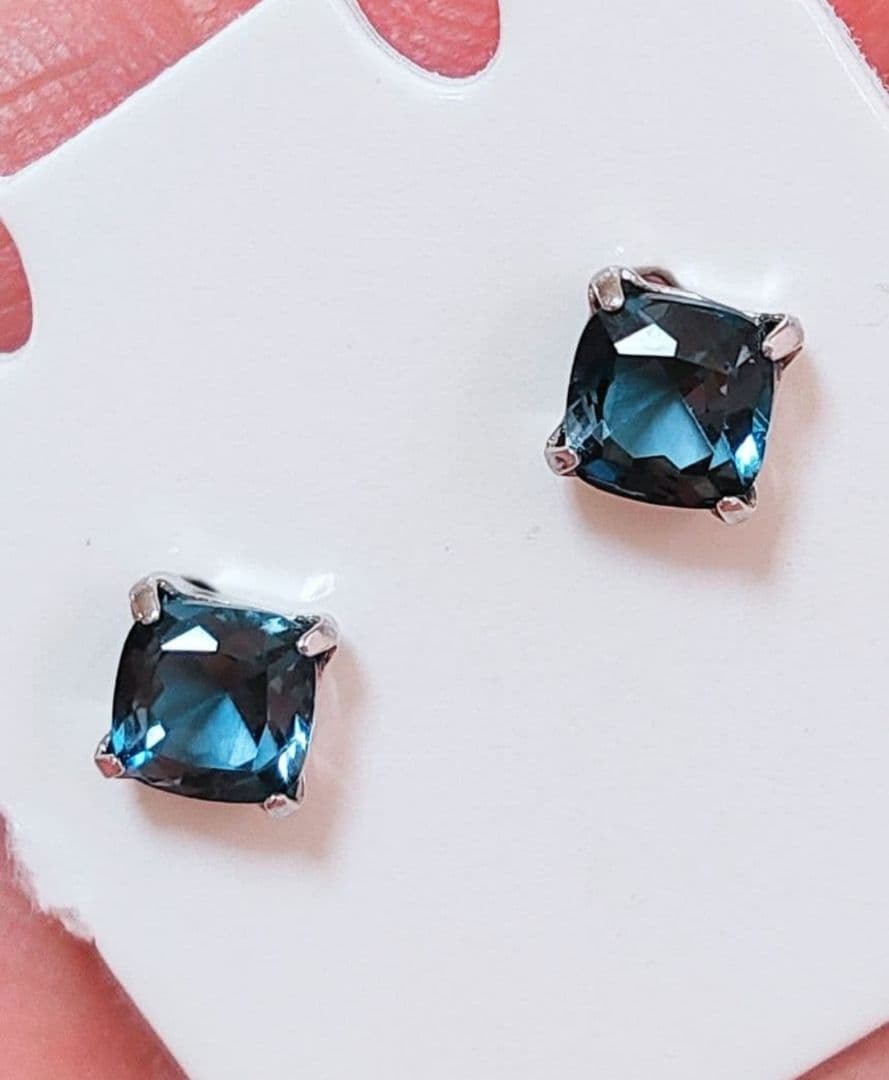 未使用品 pt900 天然ロンドンブルートパーズ ピアス