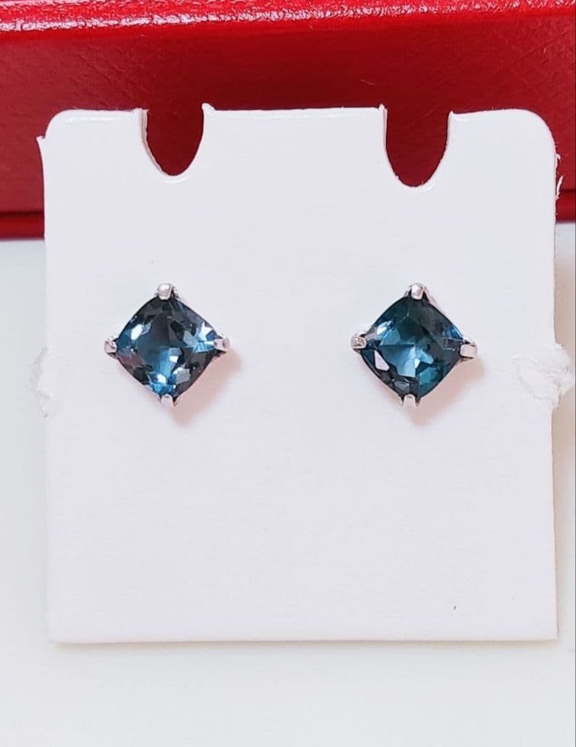 未使用品 pt900 天然ロンドンブルートパーズ ピアス