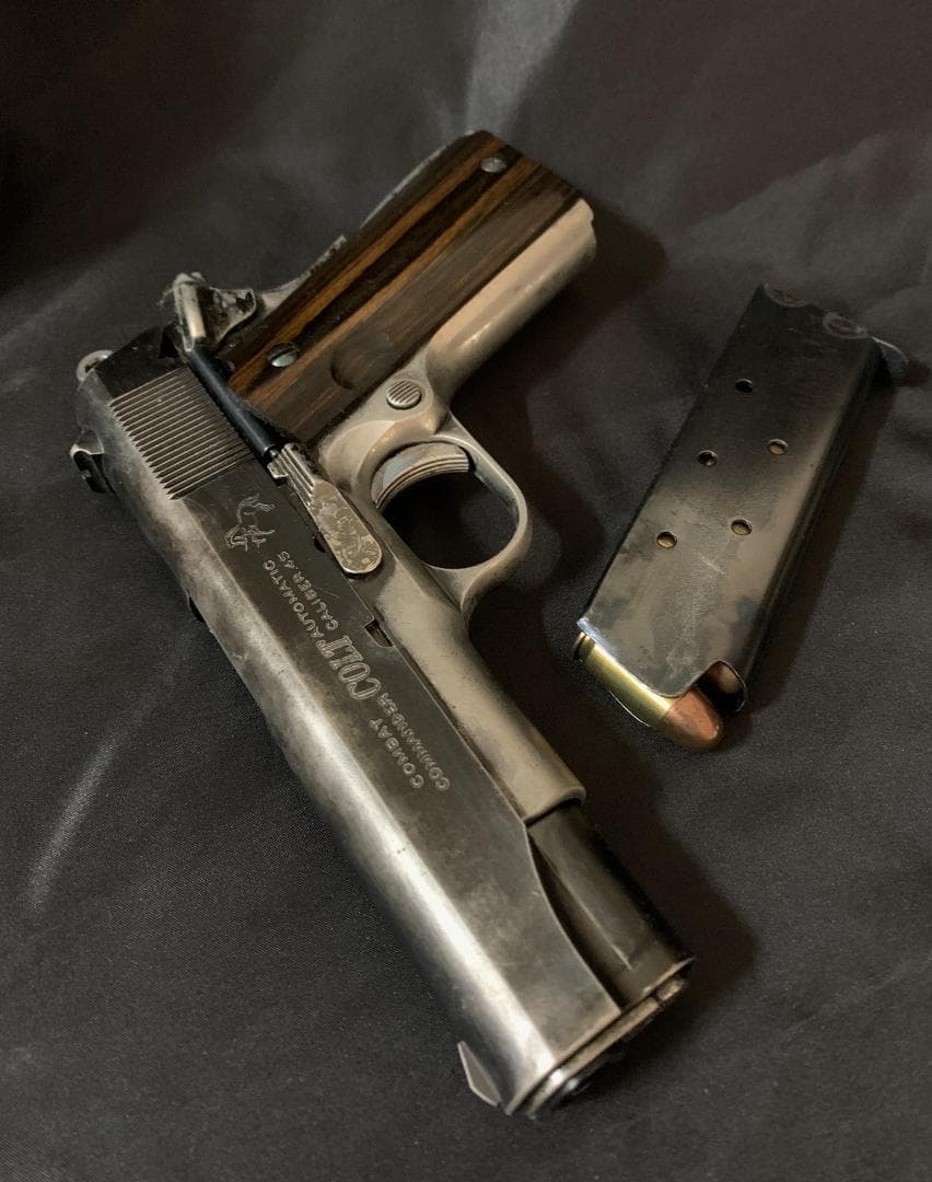 スズキ コルト コンバットコマンダー モデルガン 木製グリップ付き