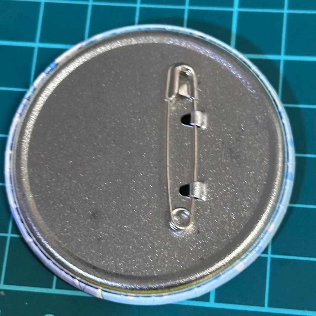 ボーカロイド初音ミク　KAITO 缶バッジ　ドンキ　コラボ　アイスパーティー