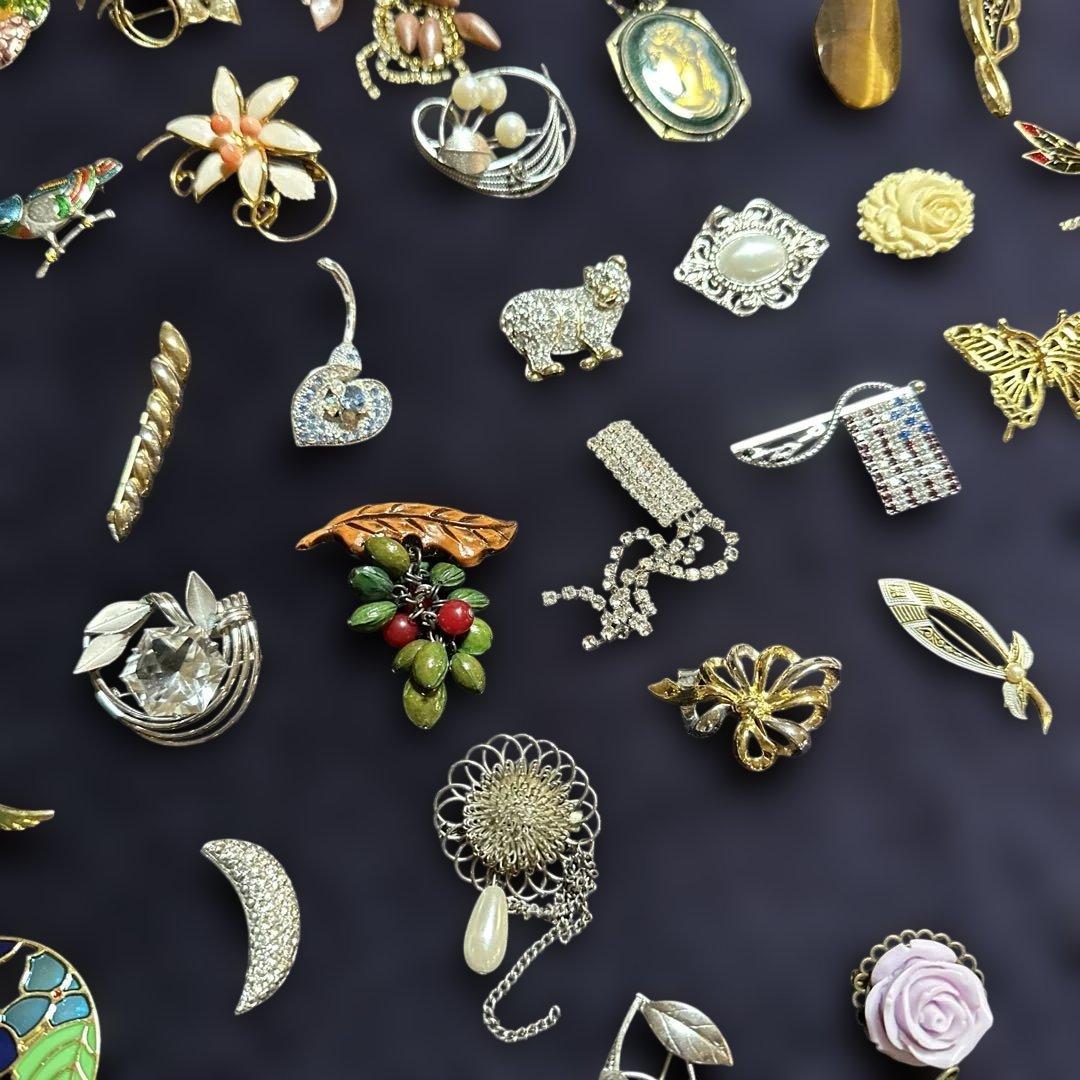 【vintage】多様なデザインのブローチセット　130点以上　まとめ売り