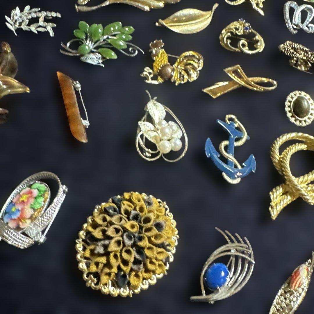 【vintage】多様なデザインのブローチセット　130点以上　まとめ売り