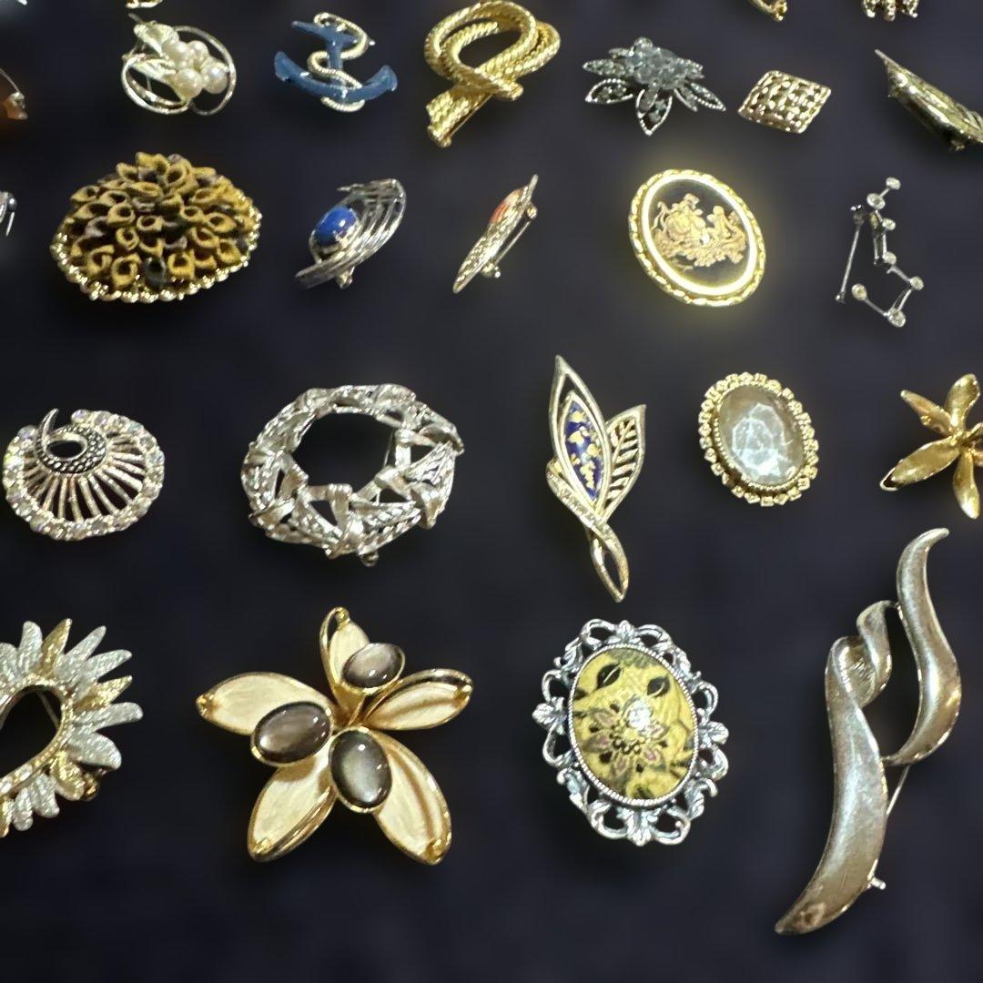 【vintage】多様なデザインのブローチセット　130点以上　まとめ売り