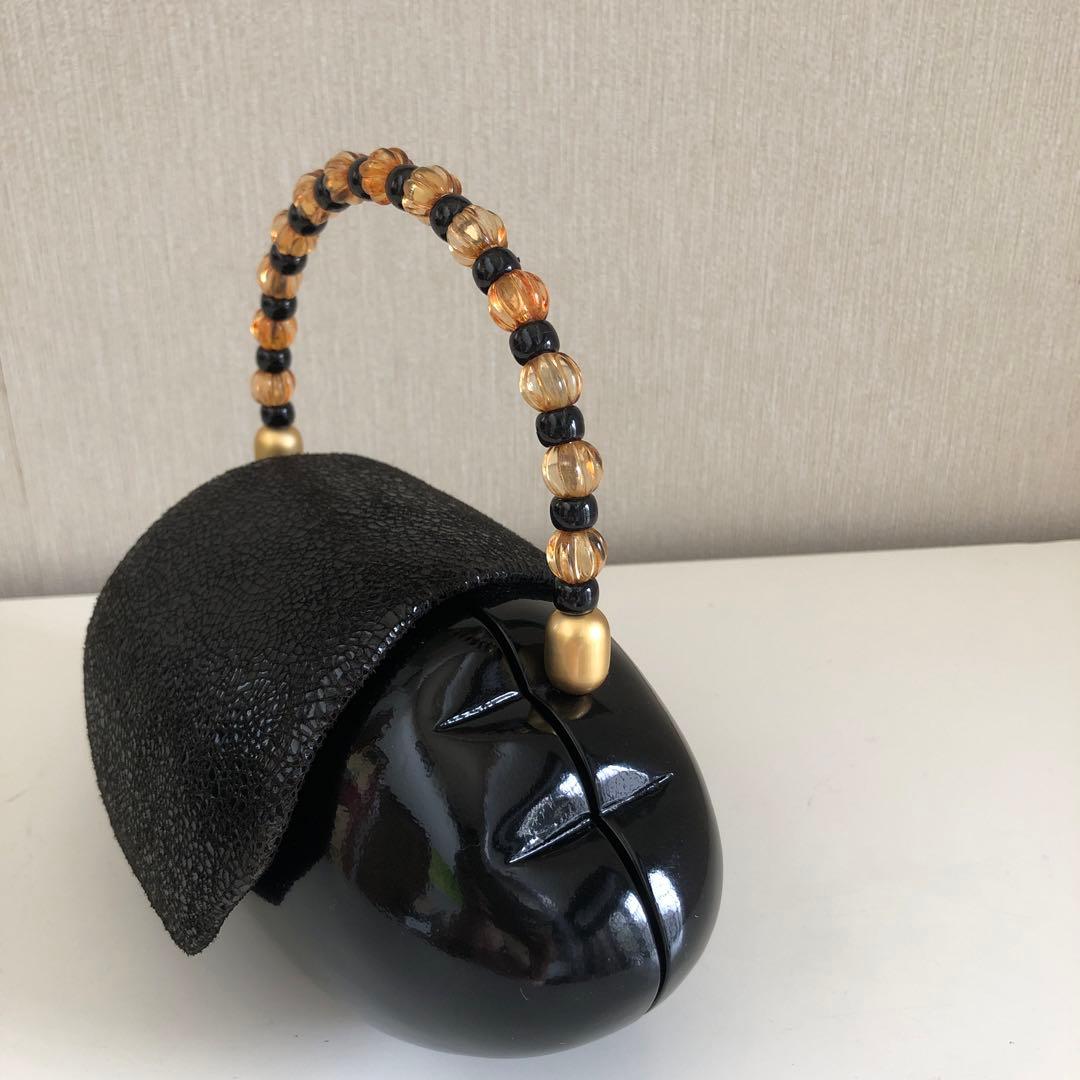 【新品未使用】〈ティミー・ウッズ〉ビーズハンドル付き・黒い木のバッグ