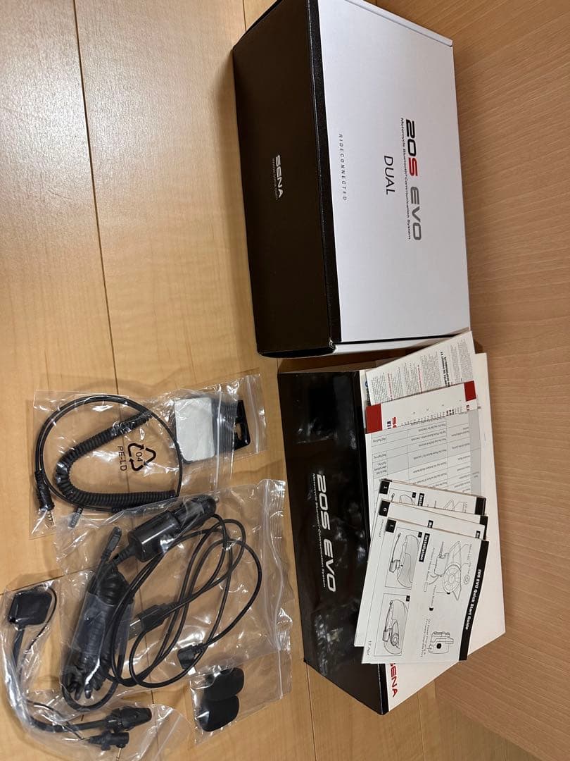 SENA 20S evo 観賞用ヘルメット付き