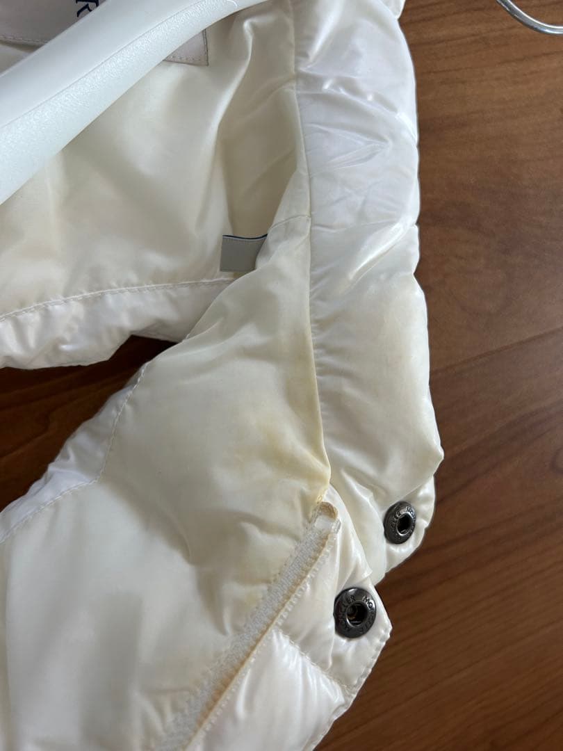 MONCLER ホワイト ダウンベスト