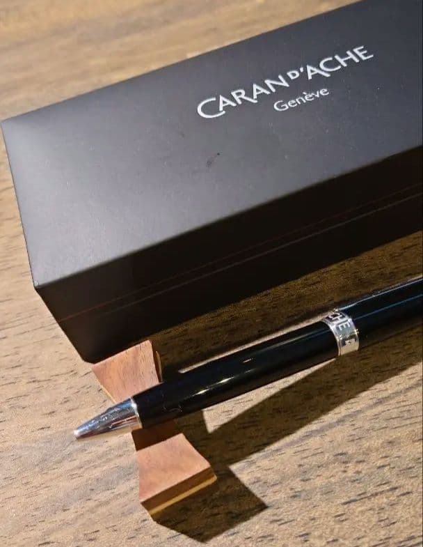 カランダッシュ　レマンコレクションエボニーブラック　ボールペン　ケース付き