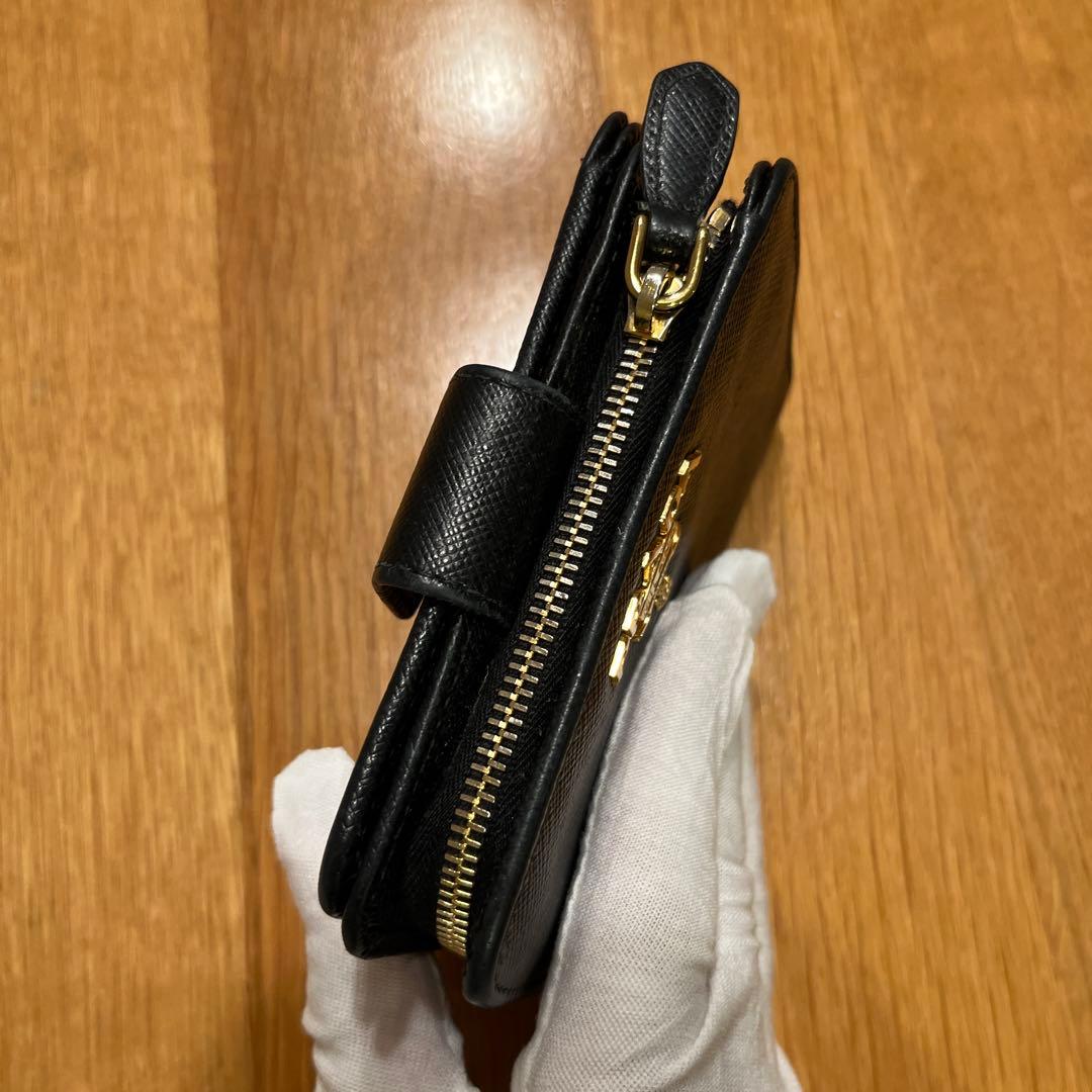 PRADA ブラックレザー 二つ折り財布