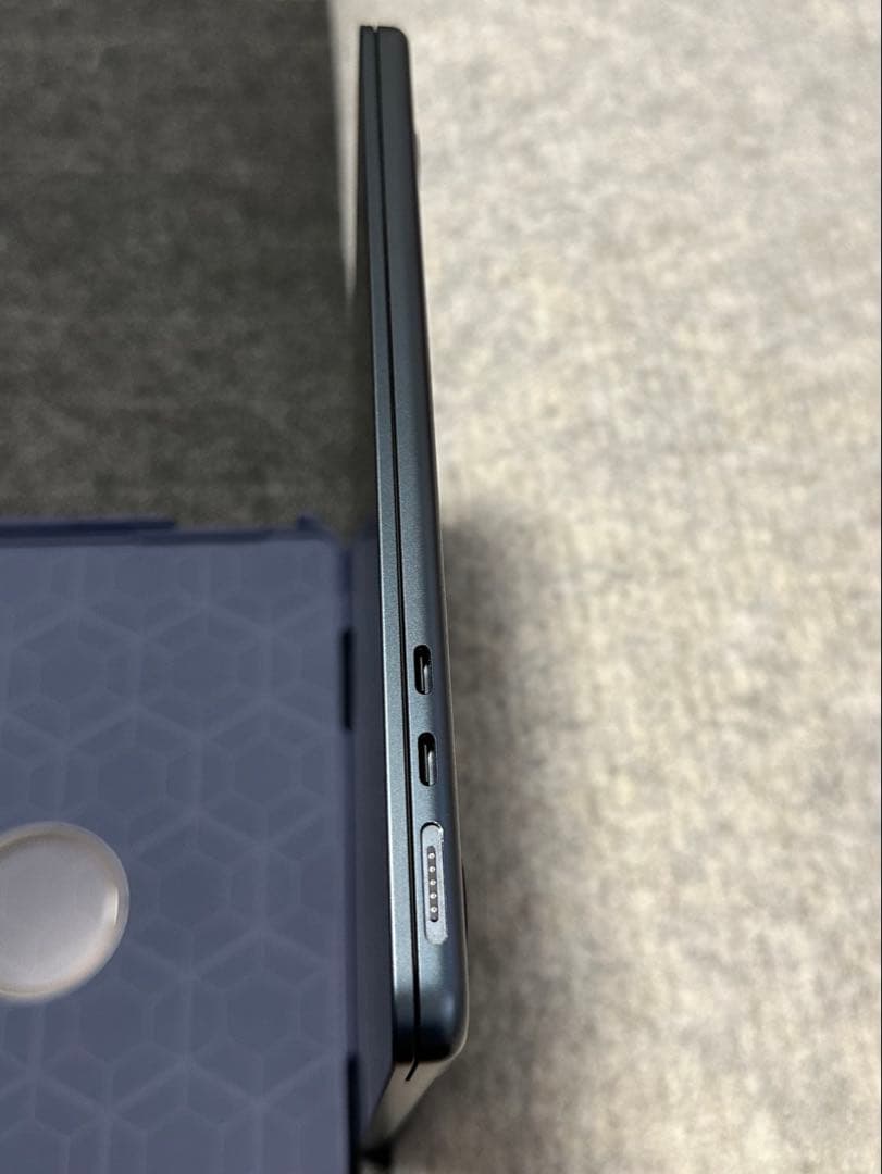 MacBook Air（M2チップ搭載）