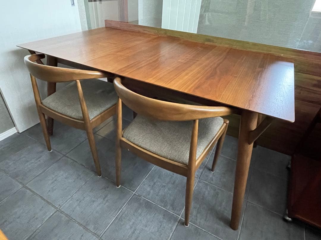 ■ウォールナット/天然木/無垢材 ダイニングテーブル　伸長式■ニトリ/フィルン