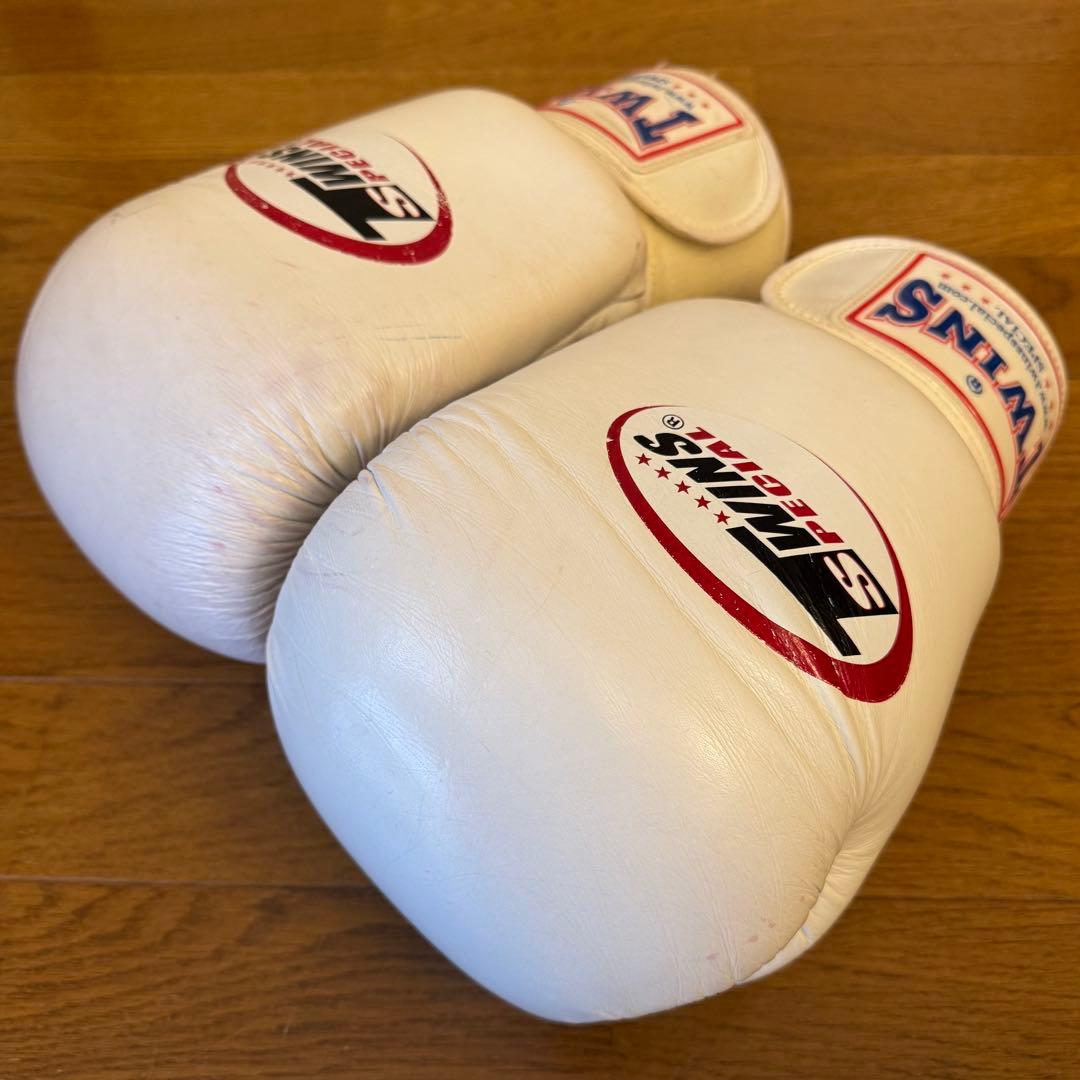 TWINS ボクシンググローブ 14oz ホワイト