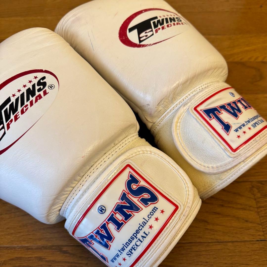 TWINS ボクシンググローブ 14oz ホワイト