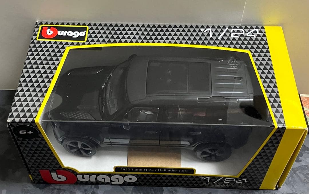 ブラーゴ　1/24 ランドローバー　ディフェンダー110 ミニカー　ブラック