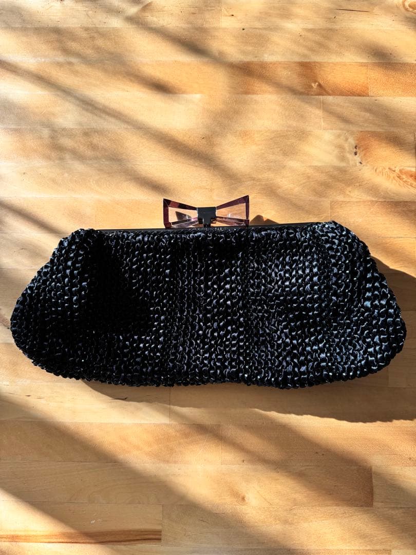 アンテプリマ　ワイヤー✖️サテンクラッチショルダー2wayバック