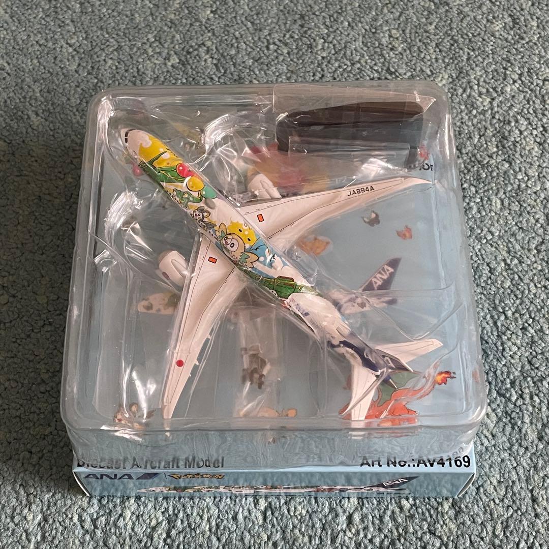 ANA 全日空 787-9 ポケモン ピカチュウジェット AV スタンド付き