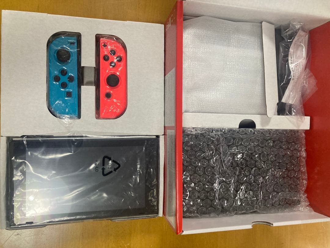【美品】Nintendo Switch 箱付属品付き　動作確認済