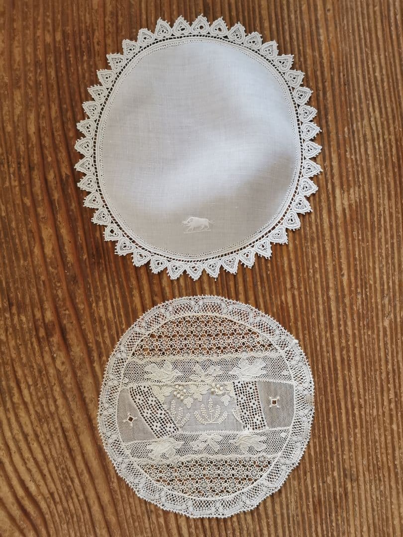 アンティーク 猪いのししアペンツェル刺繍 精緻なニードルワーク♤ ドイリー