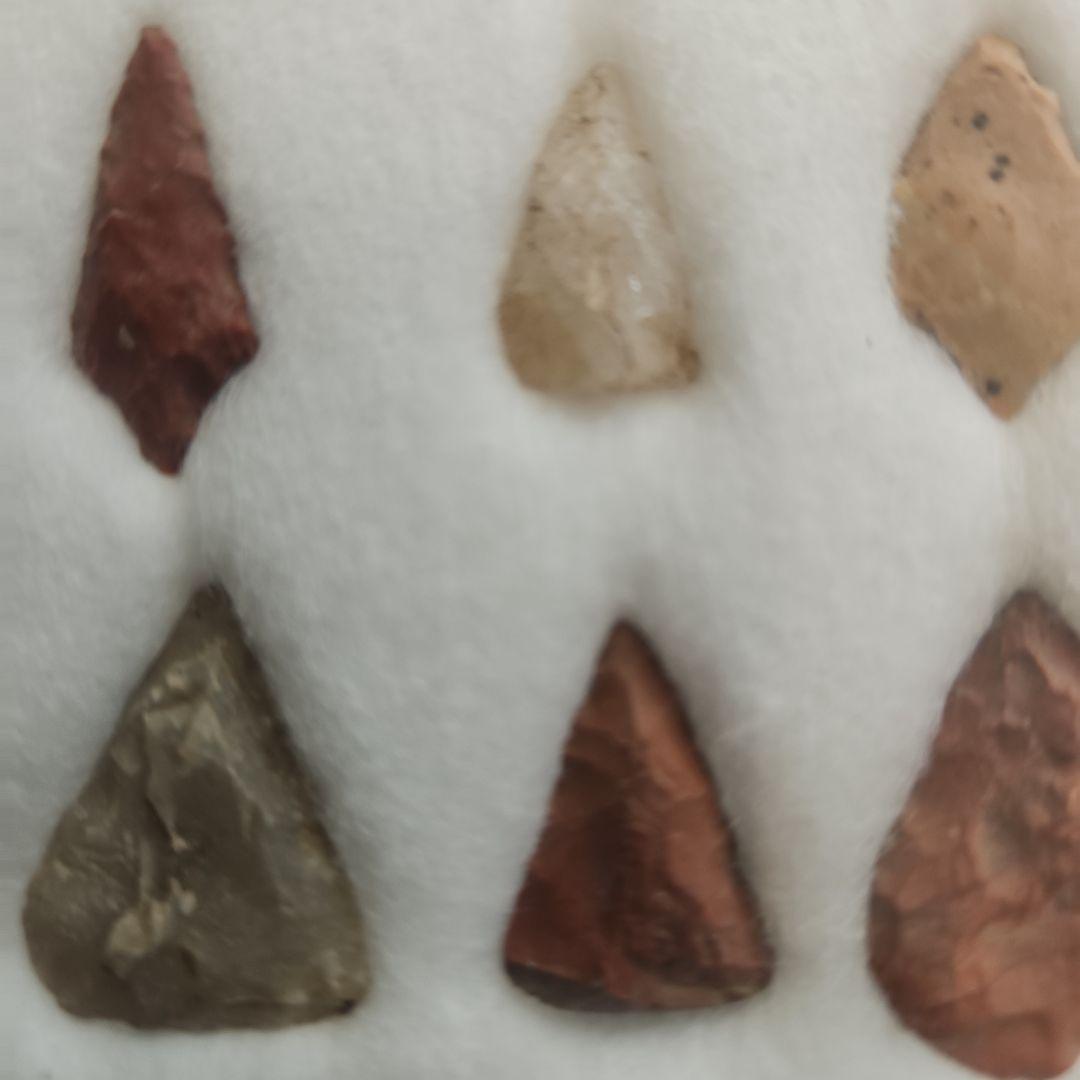 石器 矢じり 30個以上 ディスプレイケース付き